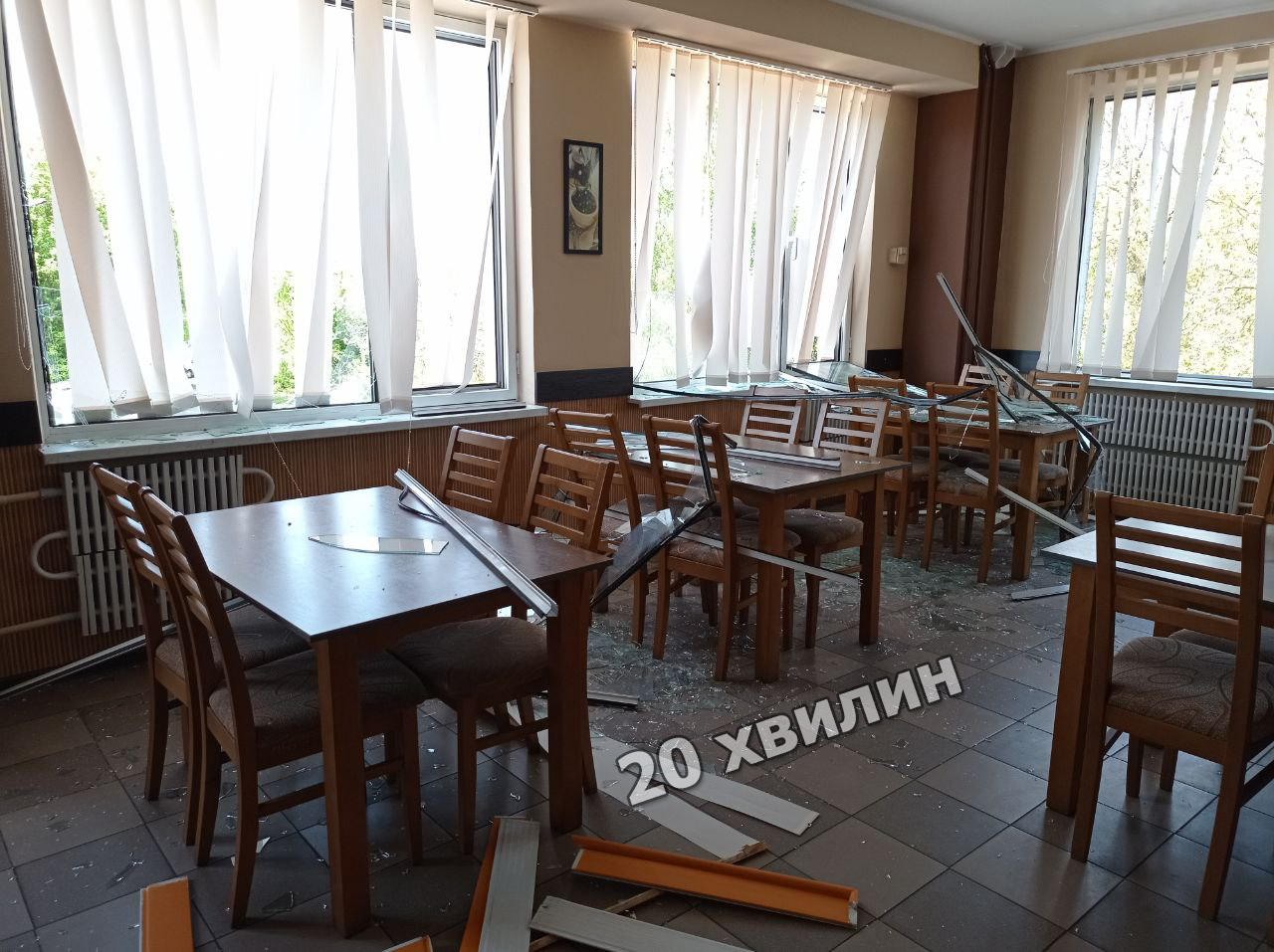 Новини Тернополя - фото з Вибухова хвиля потрощила вікна підприємств та університетів: які наслідки нічного обстрілу Тернополя