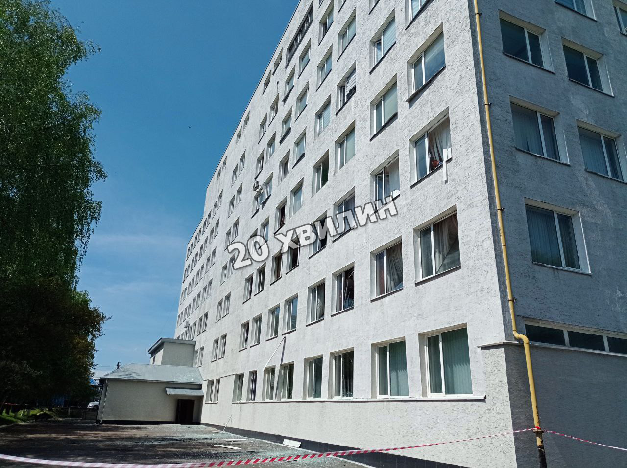 Новини Тернополя - фото з Вибухова хвиля потрощила вікна підприємств та університетів: які наслідки нічного обстрілу Тернополя