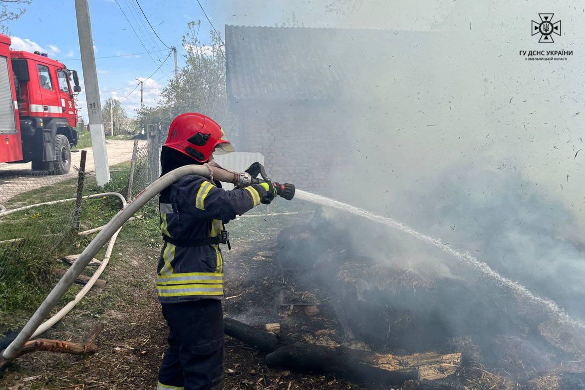 Новини Хмельницького - фото з У Дубовому горів будинок. А в області трапилось ще 9 пожеж