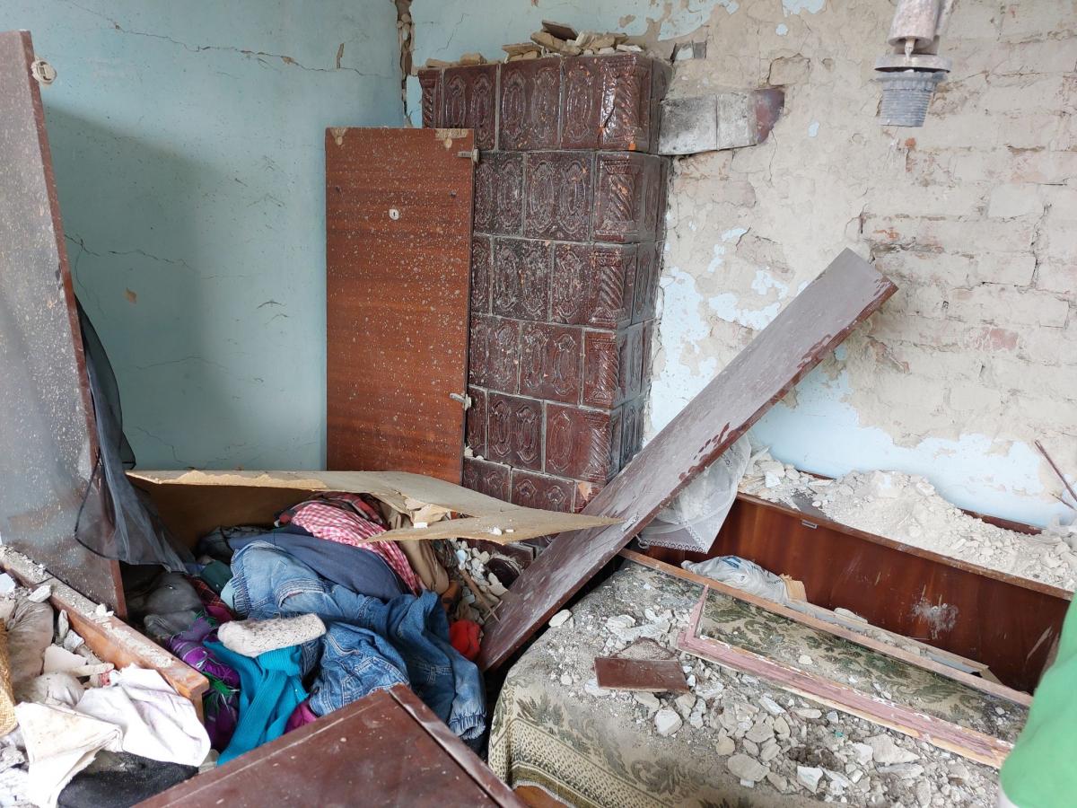 Новини Тернополя - фото з Залишилися без вікон, дверей і навіть стін. Ексклюзивний репортаж із села біля Тернополя після ракетного удару