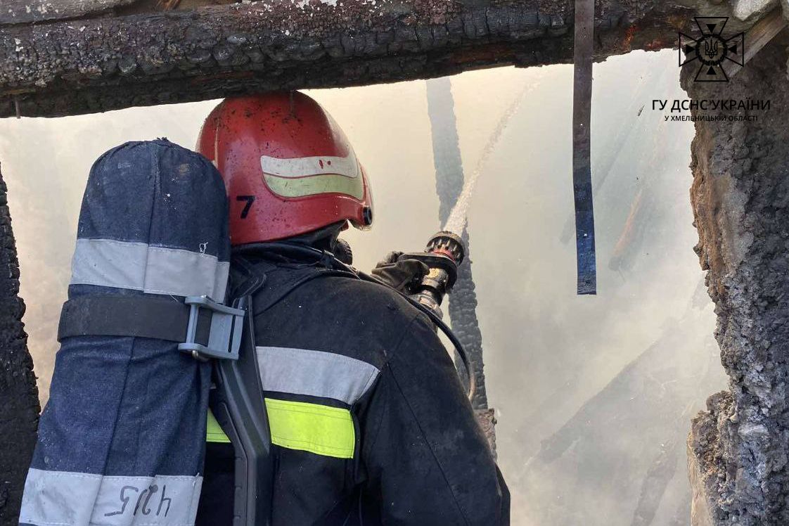 Новини Хмельницького - фото з У Дубовому горів будинок. А в області трапилось ще 9 пожеж