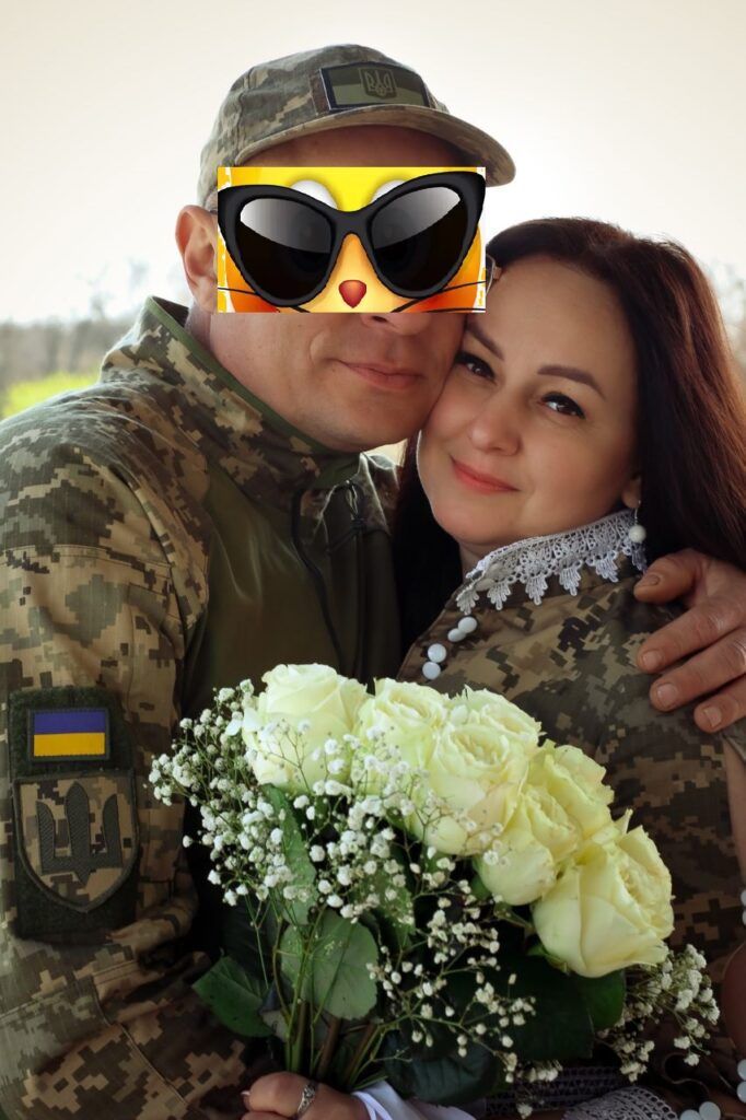 Новини Вінниці - фото з «Чекала 24 роки». На розпис пошила сукню у пікселі з білим мереживом