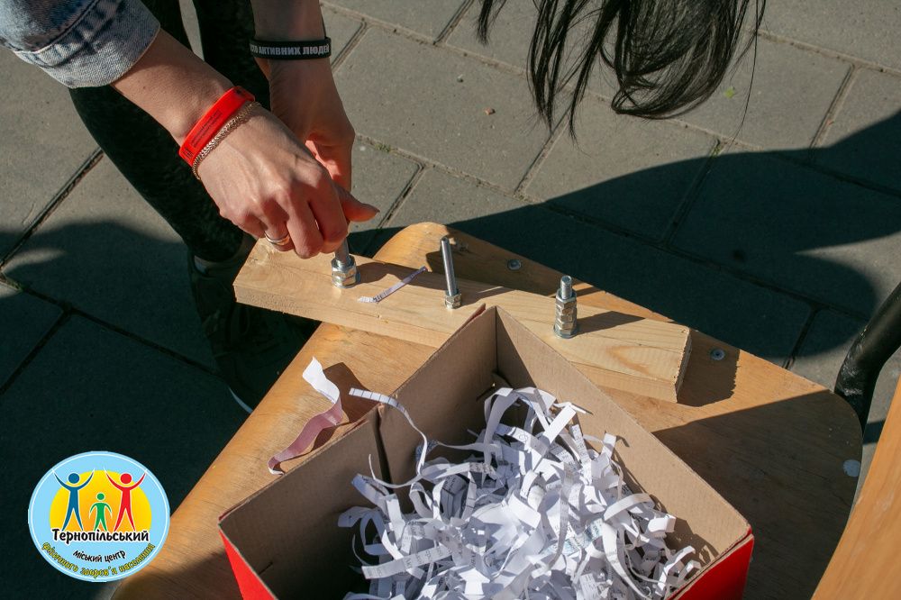 Новини Тернополя - фото з Матусі з дітьми розважались у парку «Сопільче»