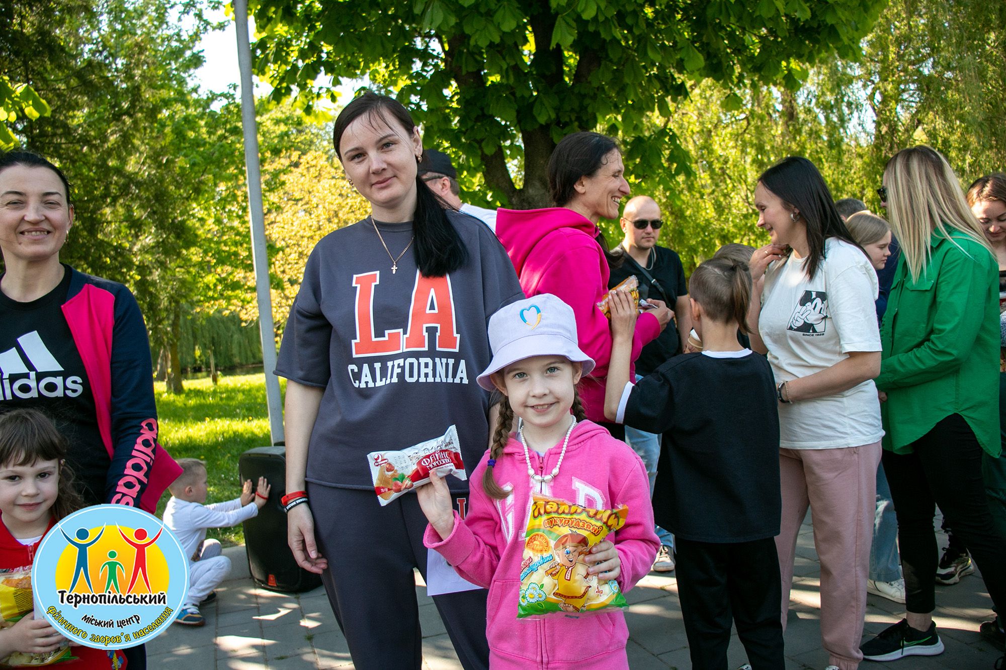 Новини Тернополя - фото з Матусі з дітьми розважались у парку «Сопільче»