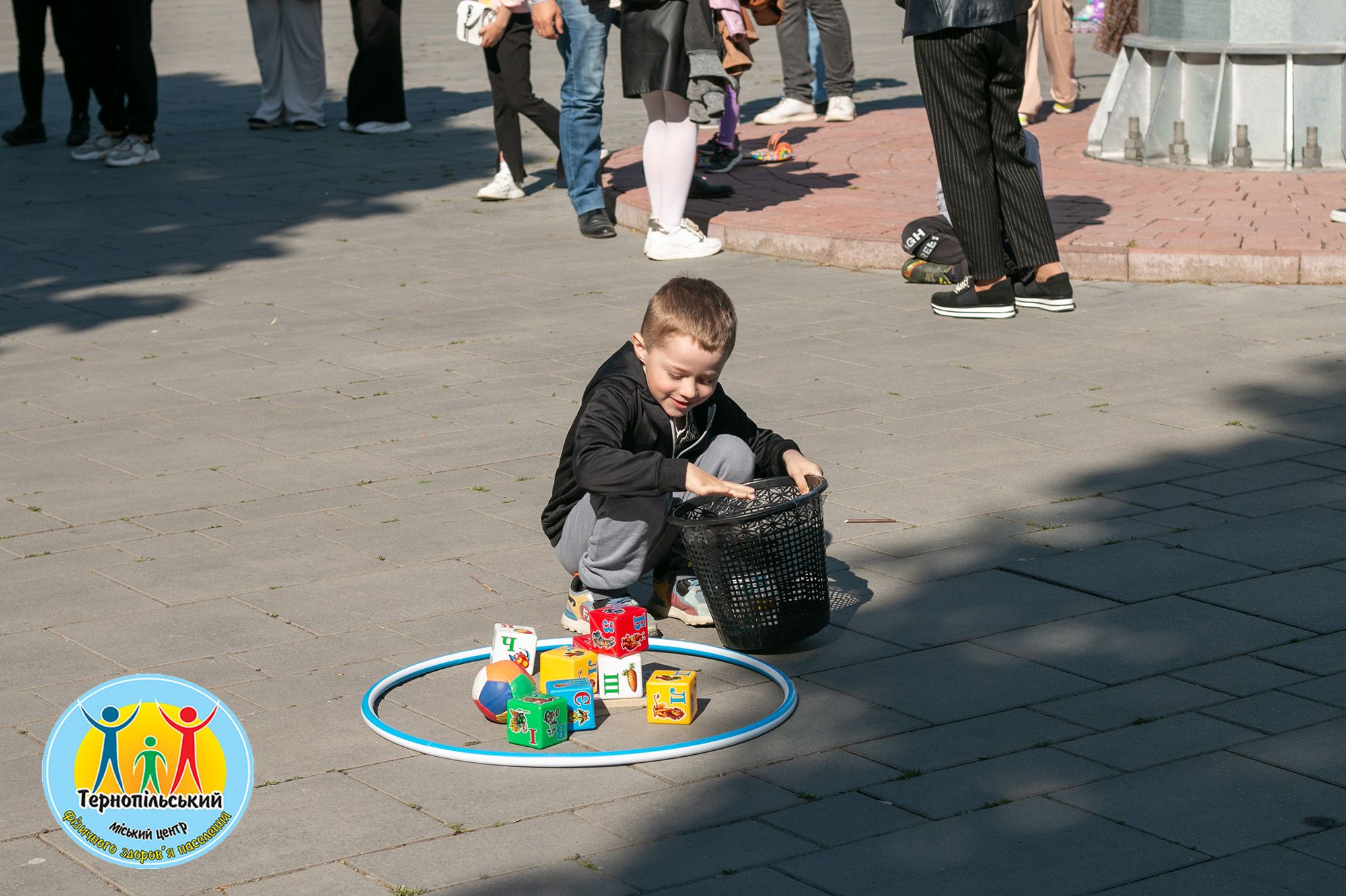 Новини Тернополя - фото з Матусі з дітьми розважались у парку «Сопільче»