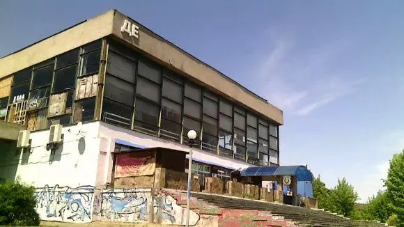 Новини Вінниці - фото з Демонтували чи вкрали? Про сходи, яких більше немає перед колишнім кінозалом «росія»