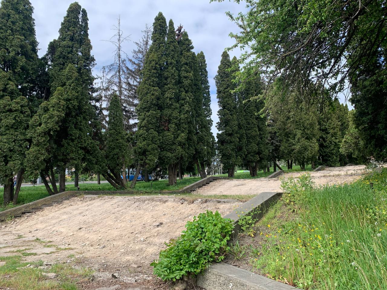 Новини Вінниці - фото з Демонтували чи вкрали? Про сходи, яких більше немає перед колишнім кінозалом «росія»