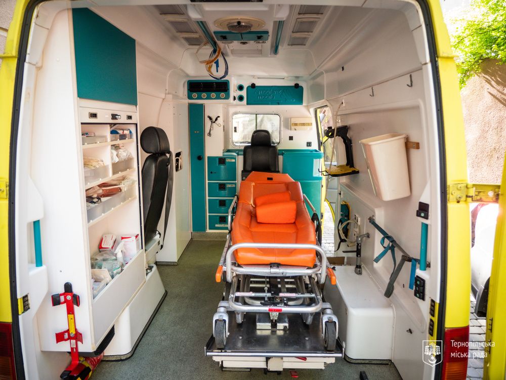 Новини Тернополя - фото з Тернопіль отримав автомобіль швидкої допомоги від польських партнерів