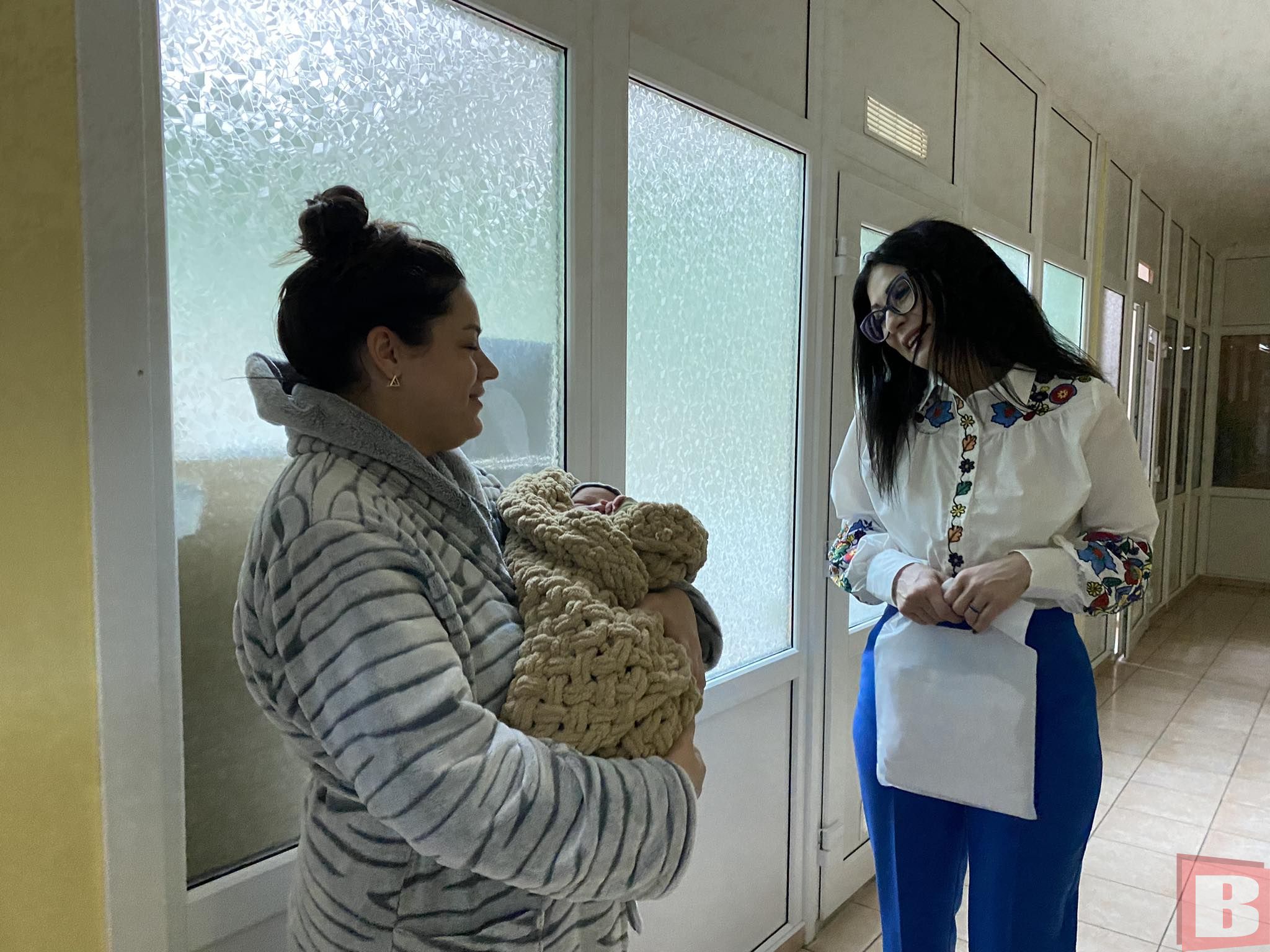 Новини Хмельницького - фото з Перші години життя провели в укритті. Як у День вишиванки вітали новонароджених у Хмельницькому