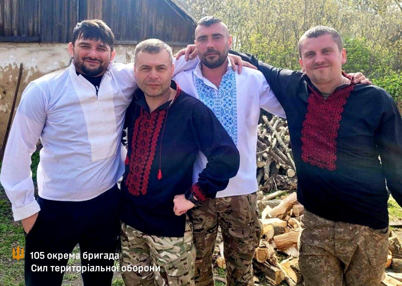 Новини Тернополя - фото з Військові 105-ї бригади ТрО одягнули у свято вишиванки