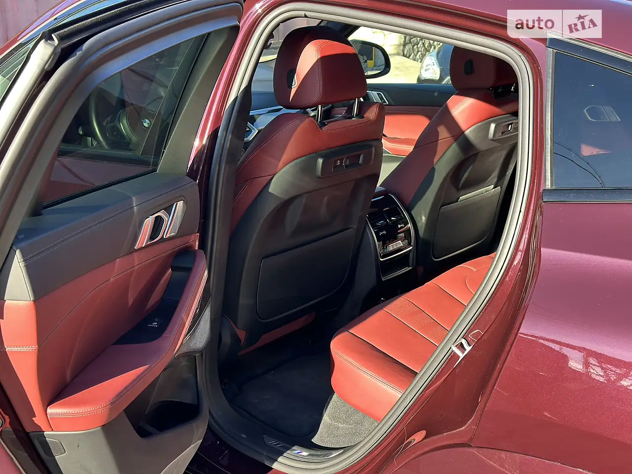 Новини Тернополя - фото з Є за 7 тисяч гривень, а є й за кілька мільйонів: найдорожчі і найдешевші авто, які продають в області