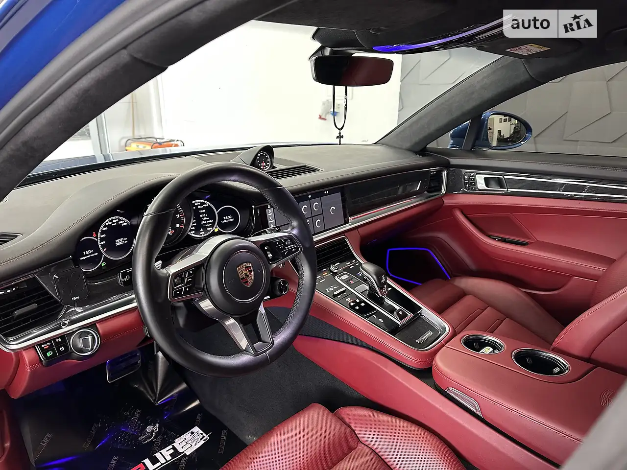 Новини Тернополя - фото з Є за 7 тисяч гривень, а є й за кілька мільйонів: найдорожчі і найдешевші авто, які продають в області