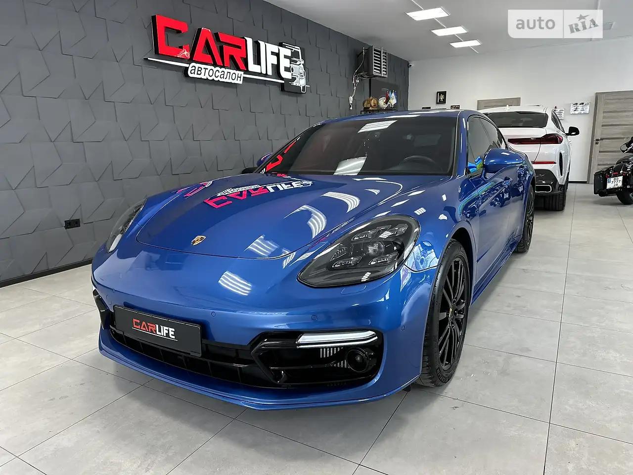 Новини Тернополя - фото з Є за 7 тисяч гривень, а є й за кілька мільйонів: найдорожчі і найдешевші авто, які продають в області