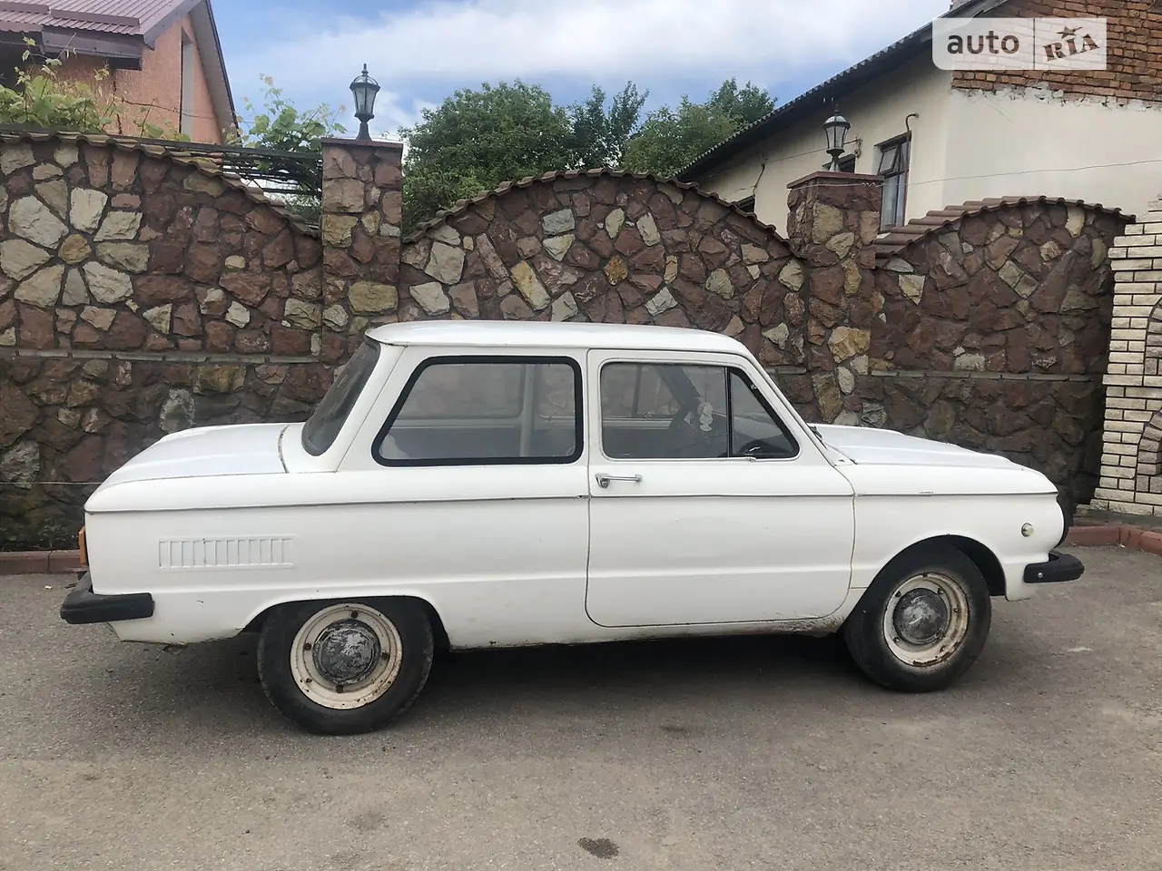 Новини Тернополя - фото з Є за 7 тисяч гривень, а є й за кілька мільйонів: найдорожчі і найдешевші авто, які продають в області