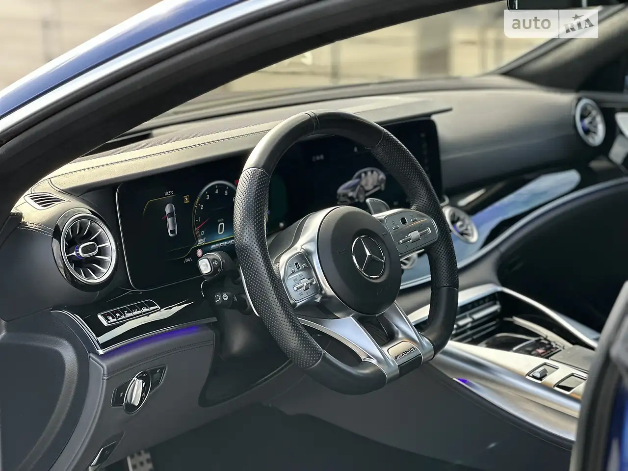 Новини Тернополя - фото з Є за 7 тисяч гривень, а є й за кілька мільйонів: найдорожчі і найдешевші авто, які продають в області