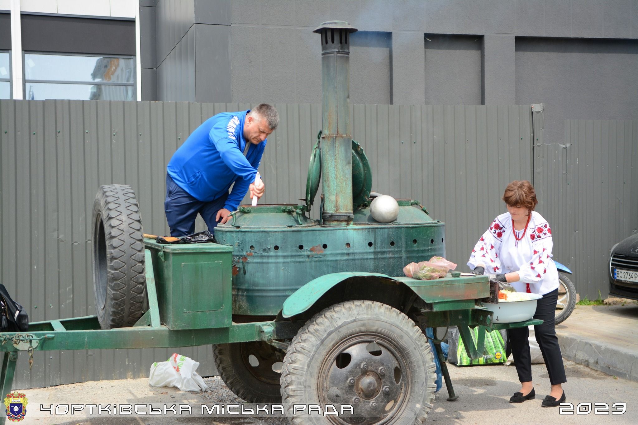 Новини Тернополя - фото з Майже 77 тисяч гривень для ЗСУ зібрали у Чорткові на благодійному ярмарку в День вишиванки