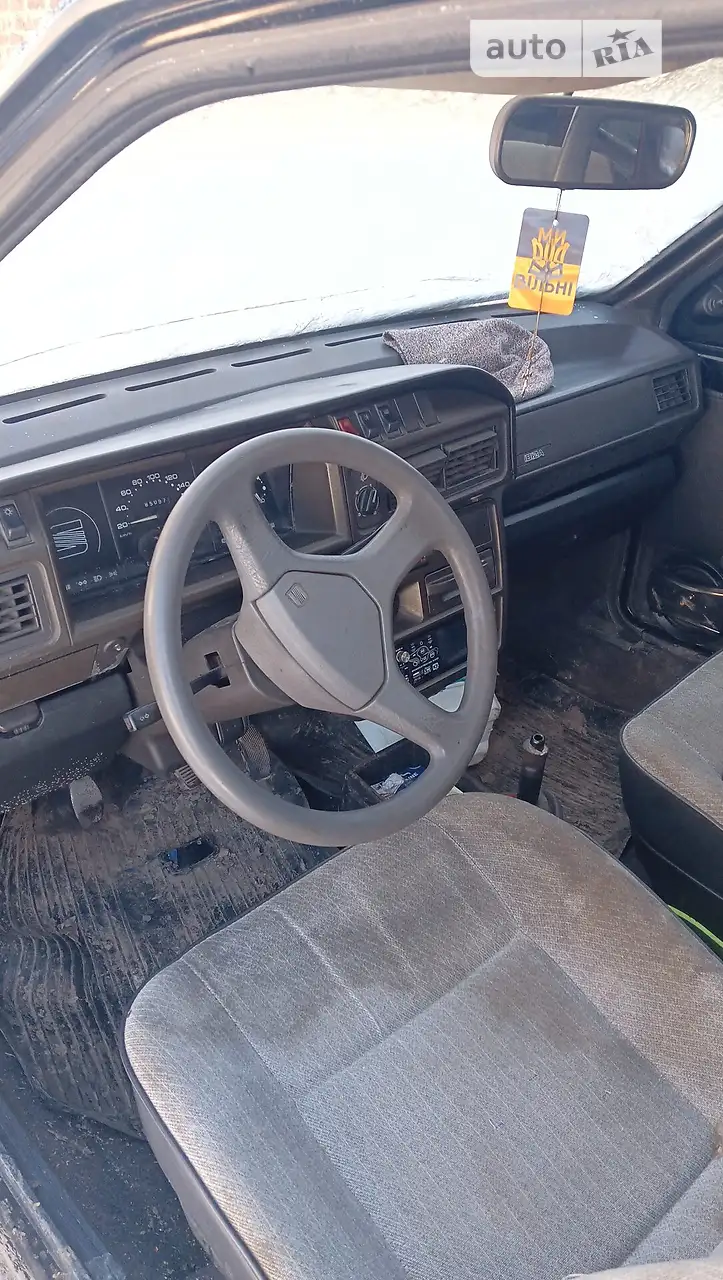 Новини Тернополя - фото з Є за 7 тисяч гривень, а є й за кілька мільйонів: найдорожчі і найдешевші авто, які продають в області