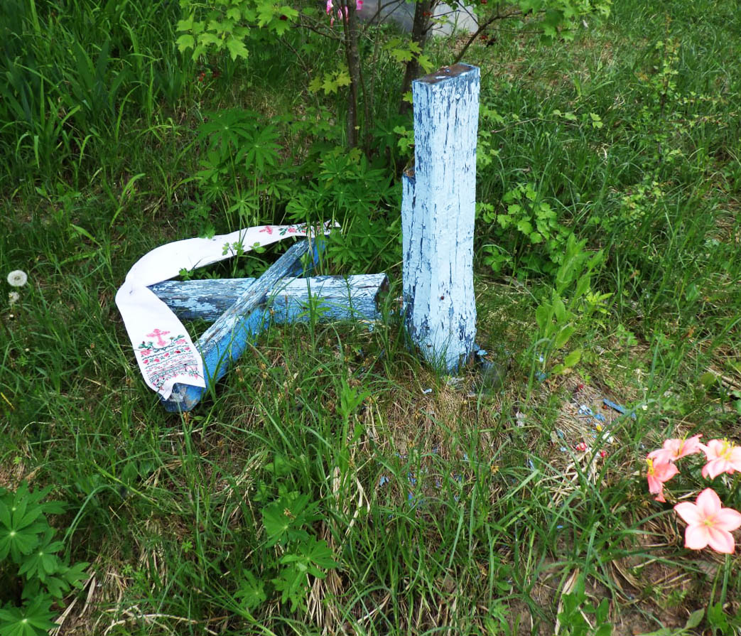 Новини Житомира - фото з Був п’яний: на Овруччині 17-річний хлопець зруйнував понад 40 пам’ятників на кладовищі понад 40 пам’ятників зруйнував 17-річний хлопець на кладовищі в овруцькій громаді: поліція з’ясовує обставини