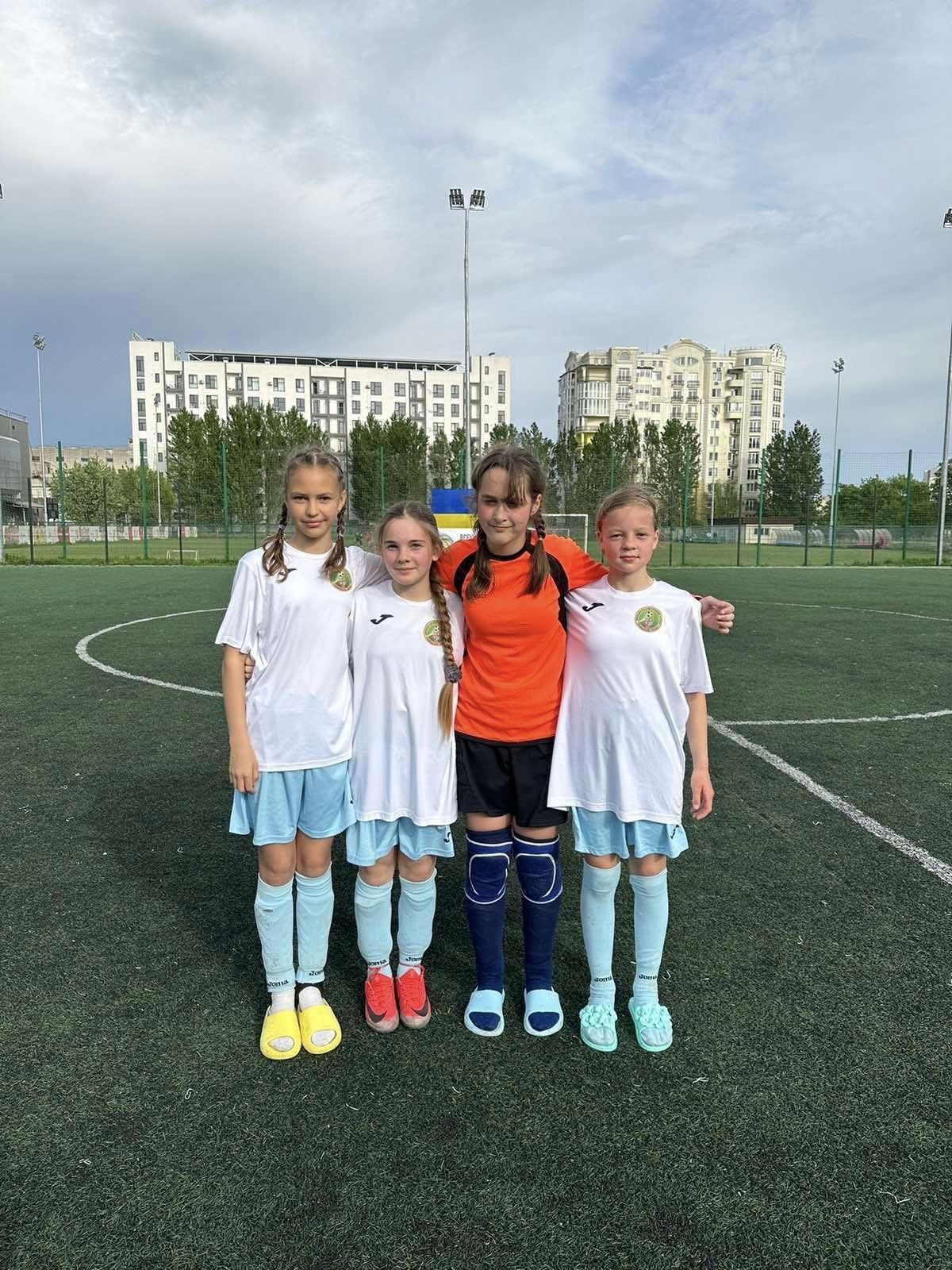 Новини Козятина - фото з Наші футболістки U-13 повернулися з чемпіонату України срібними призерами
