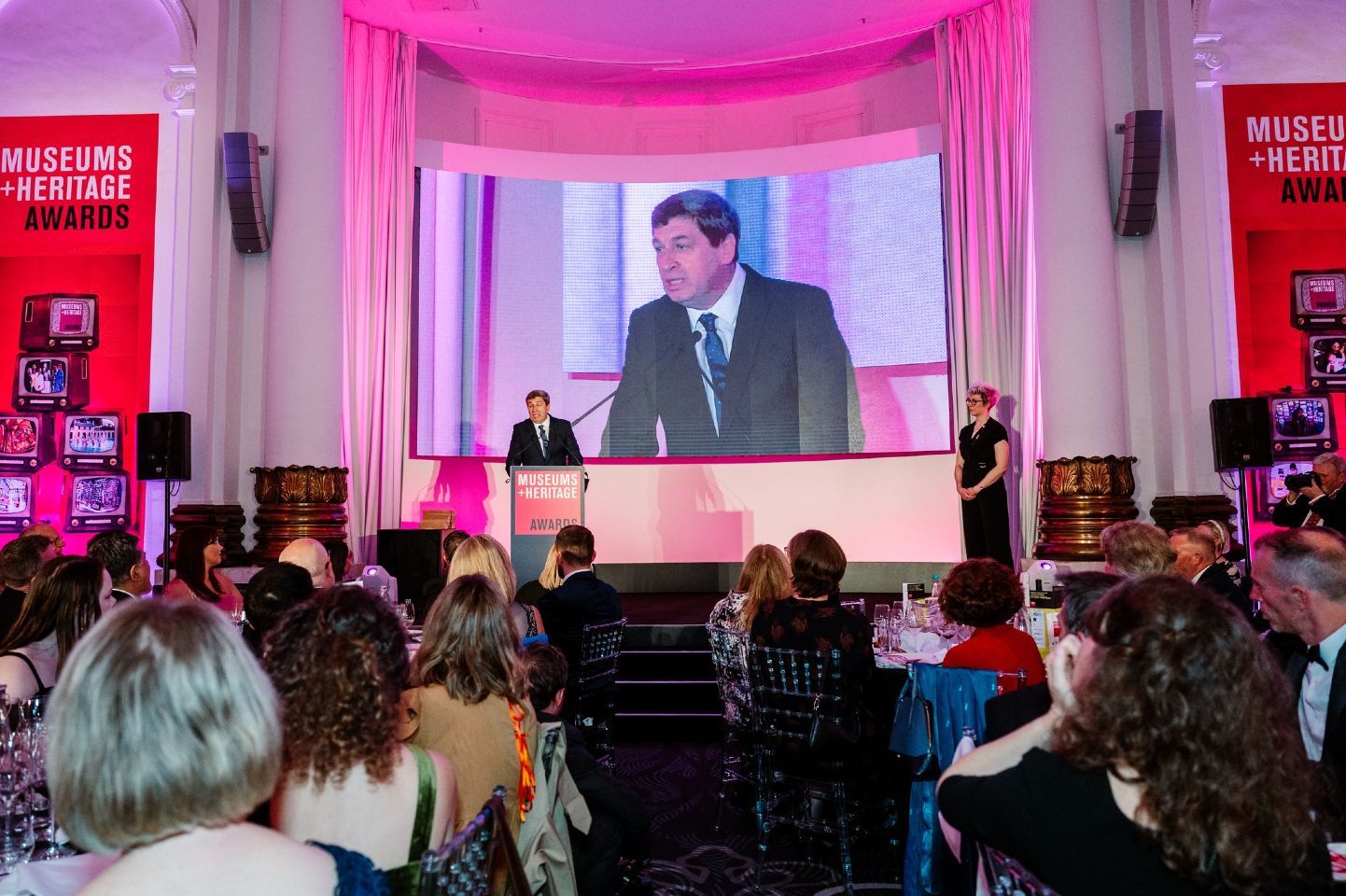 Новини Вінниці - фото з «Це жорстока правда про війну». Залужний передав вінничанину карту: що на ній зображено?