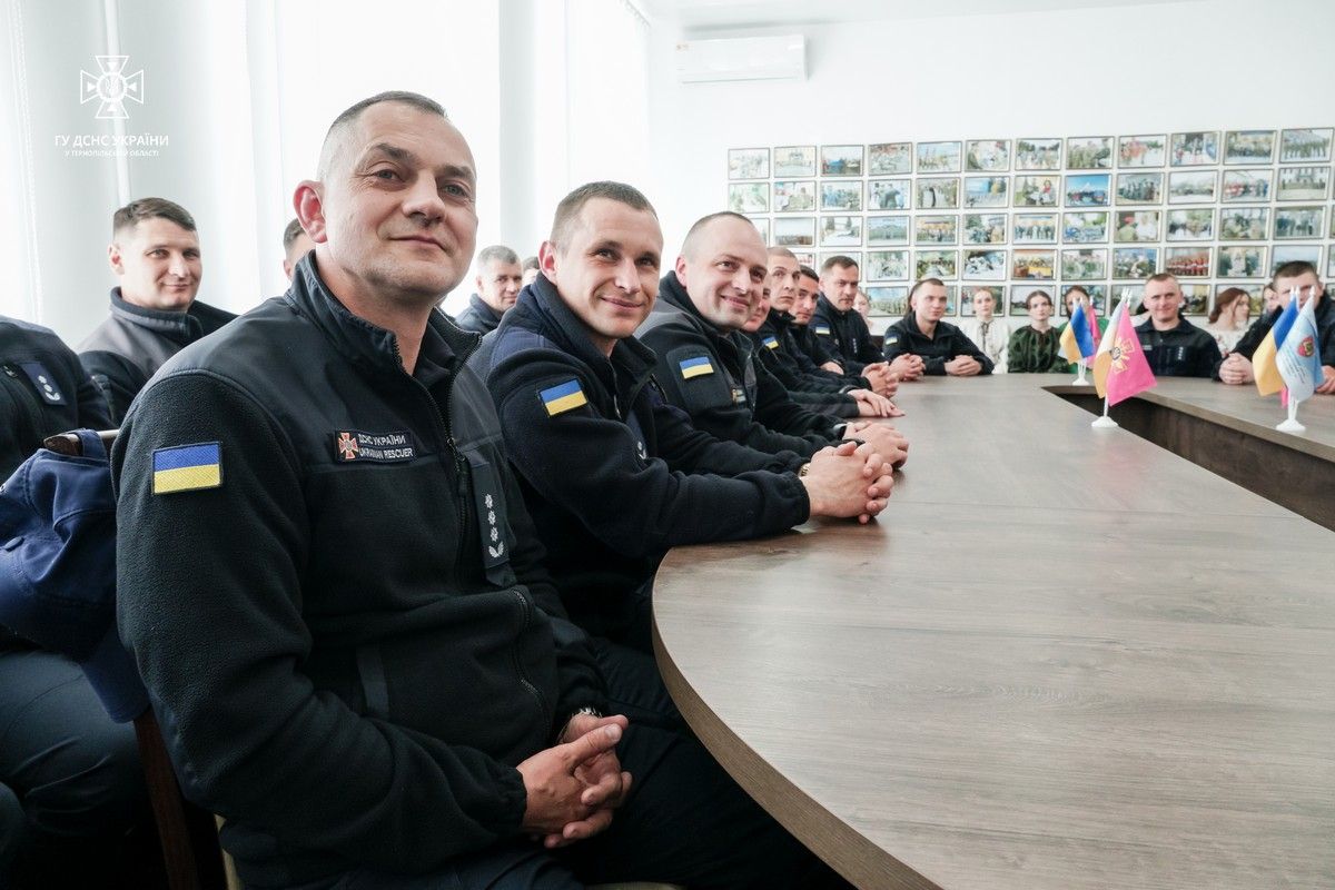 Новини Тернополя - фото з Перша група рятувальників Тернопільщини завершила курси з керування дронами