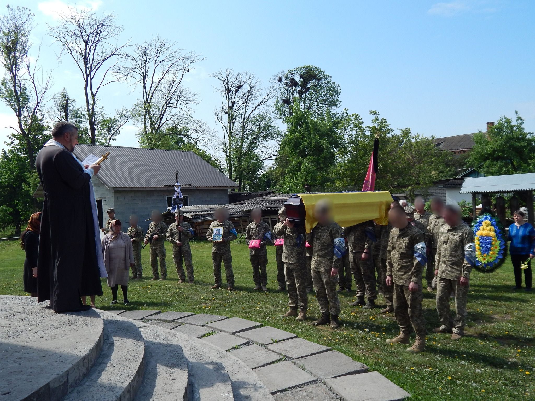 Новини Хмельницького - фото з Одним з перших прийняв бій: перепоховали танкіста з Шепетівщини