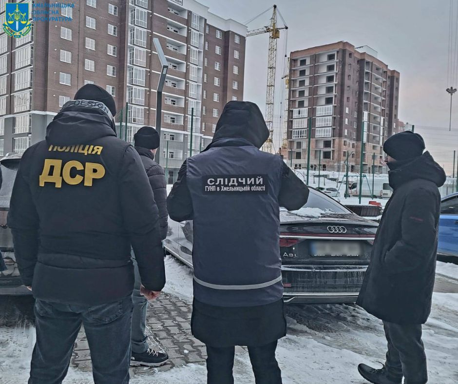 Новини Хмельницького - фото з Вимагали неіснуючий борг у підприємців: на Хмельниччині членам ОЗУ оголосили додаткову підозру