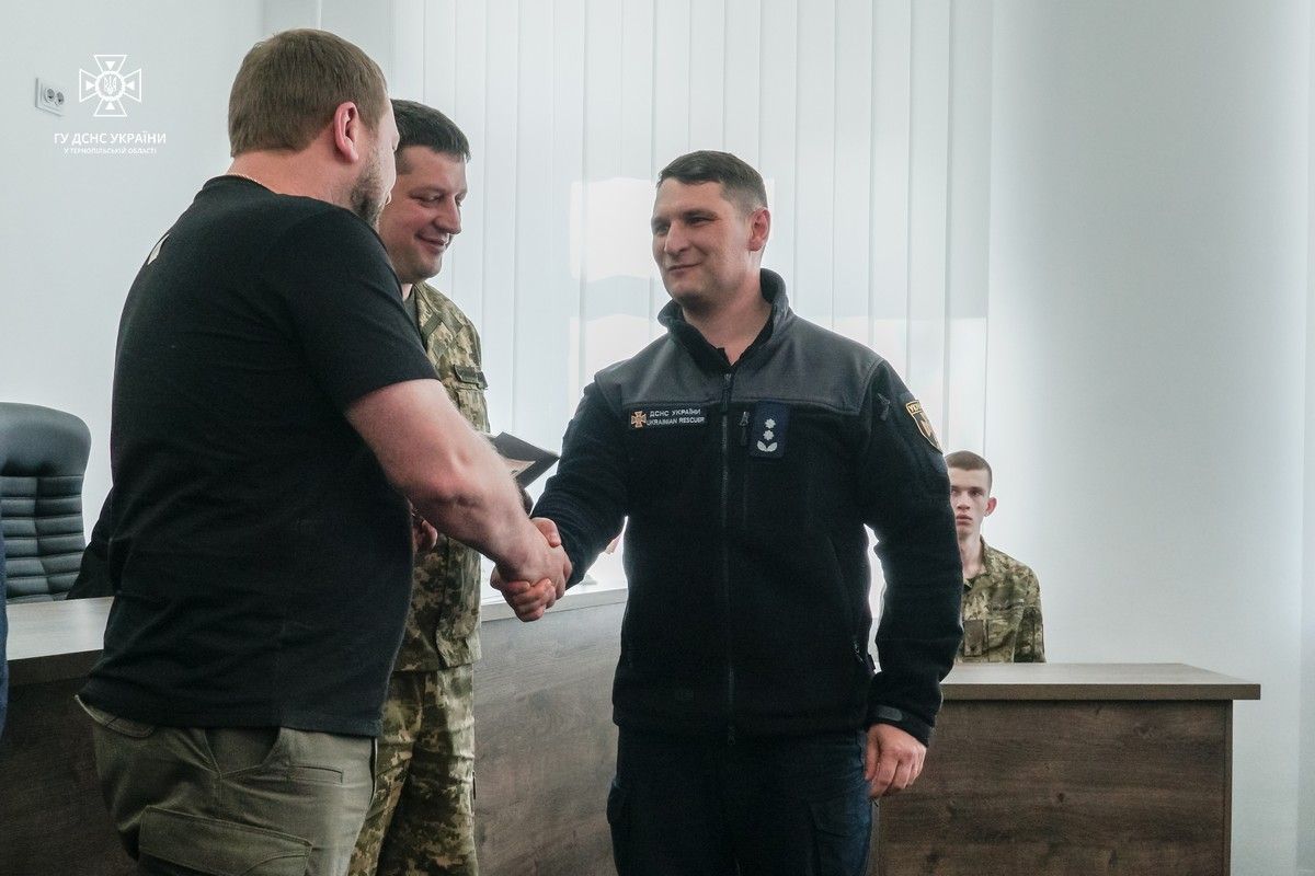 Новини Тернополя - фото з Перша група рятувальників Тернопільщини завершила курси з керування дронами