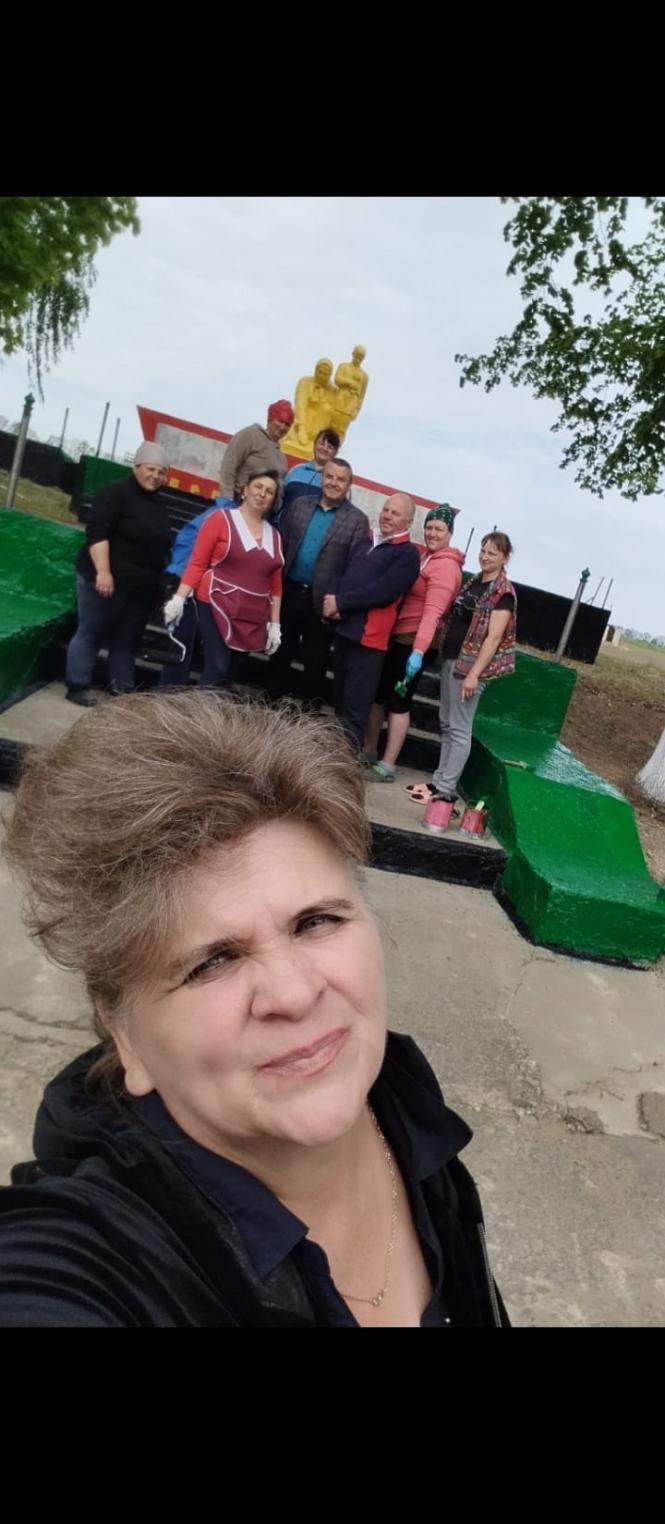Новини Вінниці - фото з «Що в головах у цих людей»: скандал у Сільниці, де люди розфарбували радянський пам'ятник