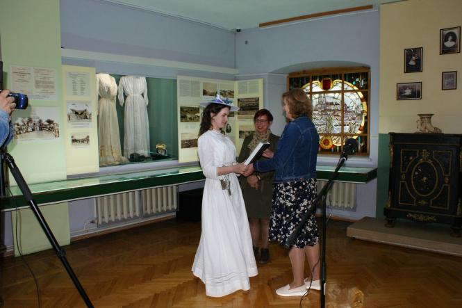 Новини Вінниці - фото з Одяг вінничан початку ХХ століття: у краєзнавчому музеї відкрилася тематична виставка