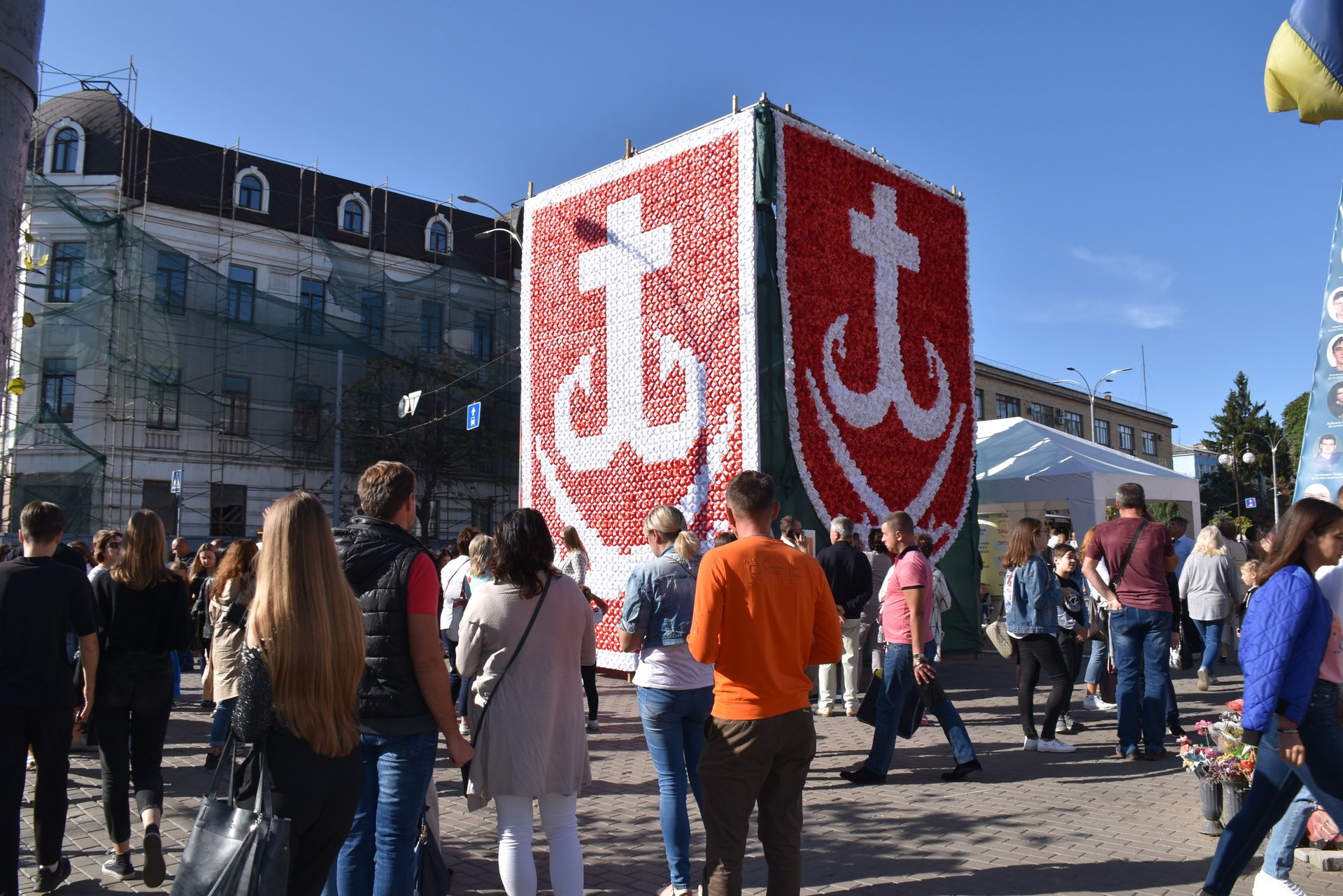 Новини Вінниці - фото з 30 років тому затвердили герб і прапор Вінниці. Що означає символіка?
