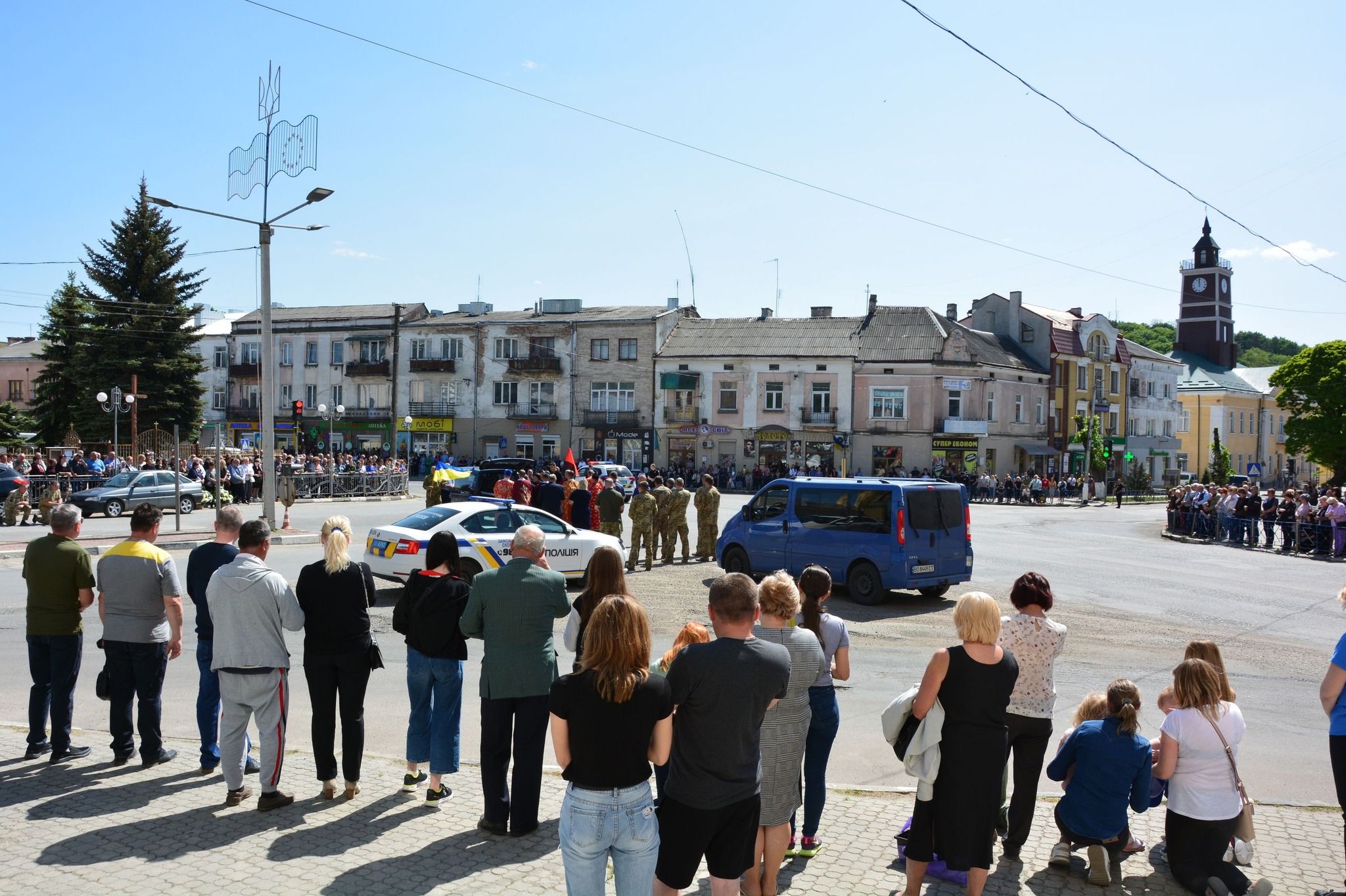 Новини Тернополя - фото з Дружина, дочка і син зустріли свого Героя Валерія Штика у Теребовлі