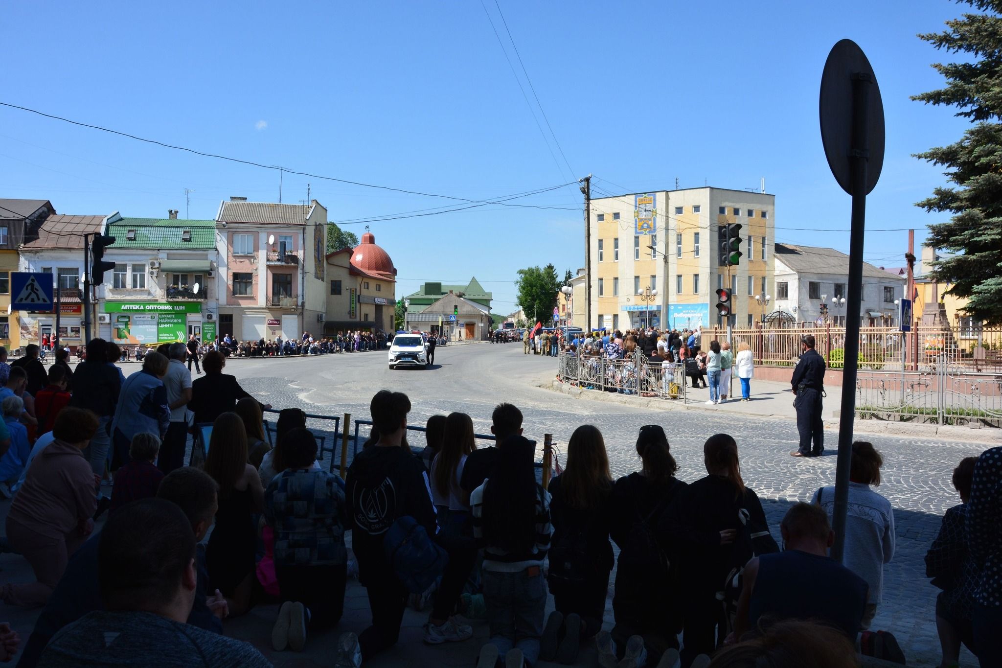 Новини Тернополя - фото з Дружина, дочка і син зустріли свого Героя Валерія Штика у Теребовлі