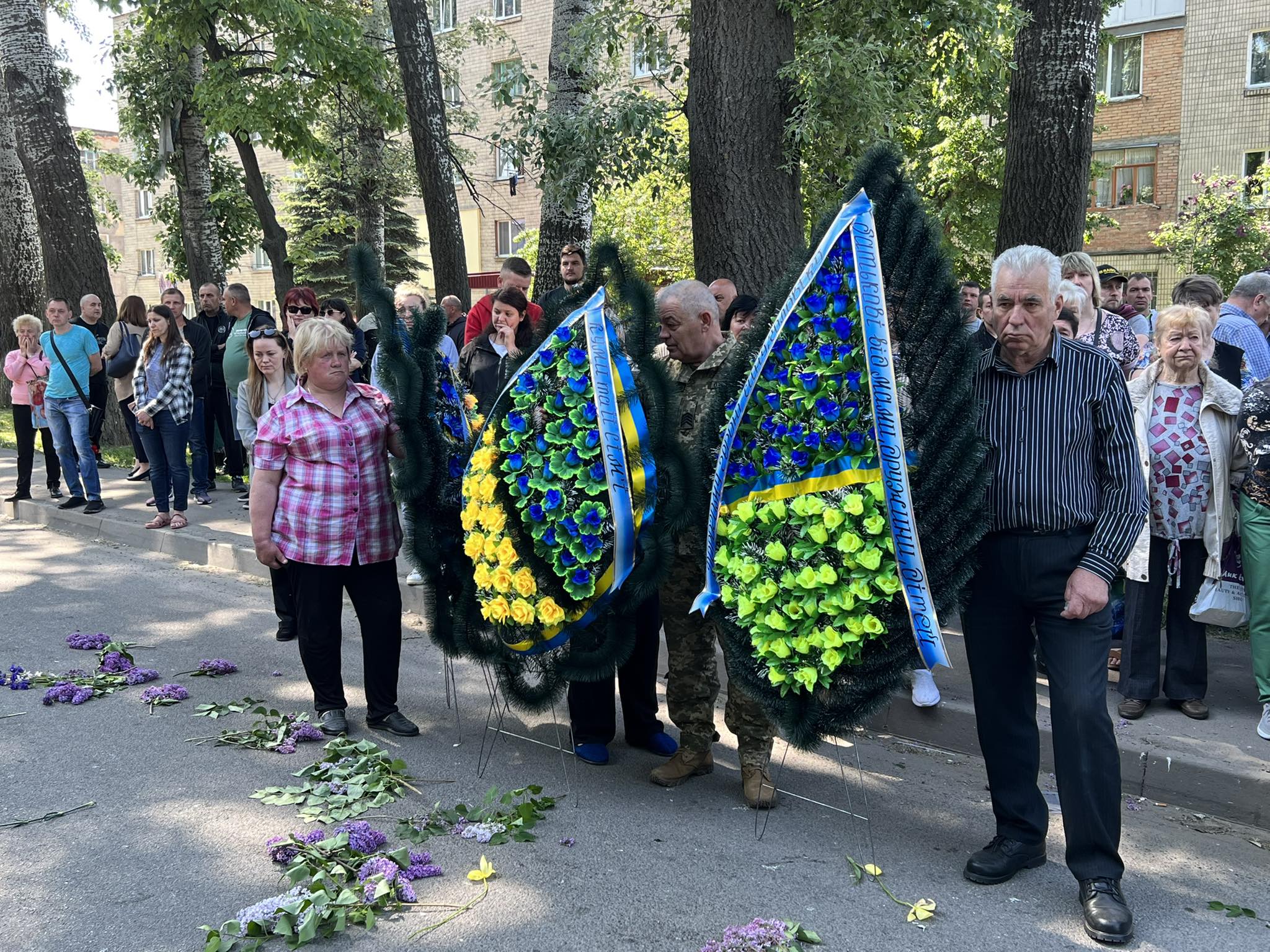 Новини Вінниці - фото з У квітні пішов на фронт і за кілька тижнів загинув. Вінниця попрощалась з Віталієм Медведським