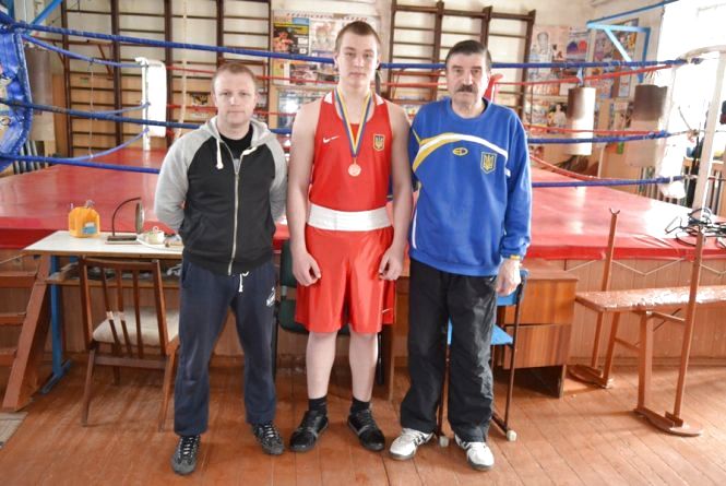 На зображенні може бути: 3 людини