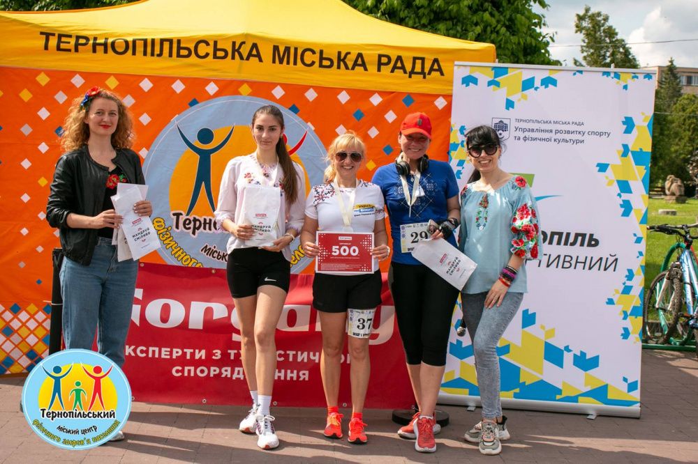 Новини Тернополя - фото з Понад 70 учасників долучилися у Тернополі до символічного пробігу у вишиванках