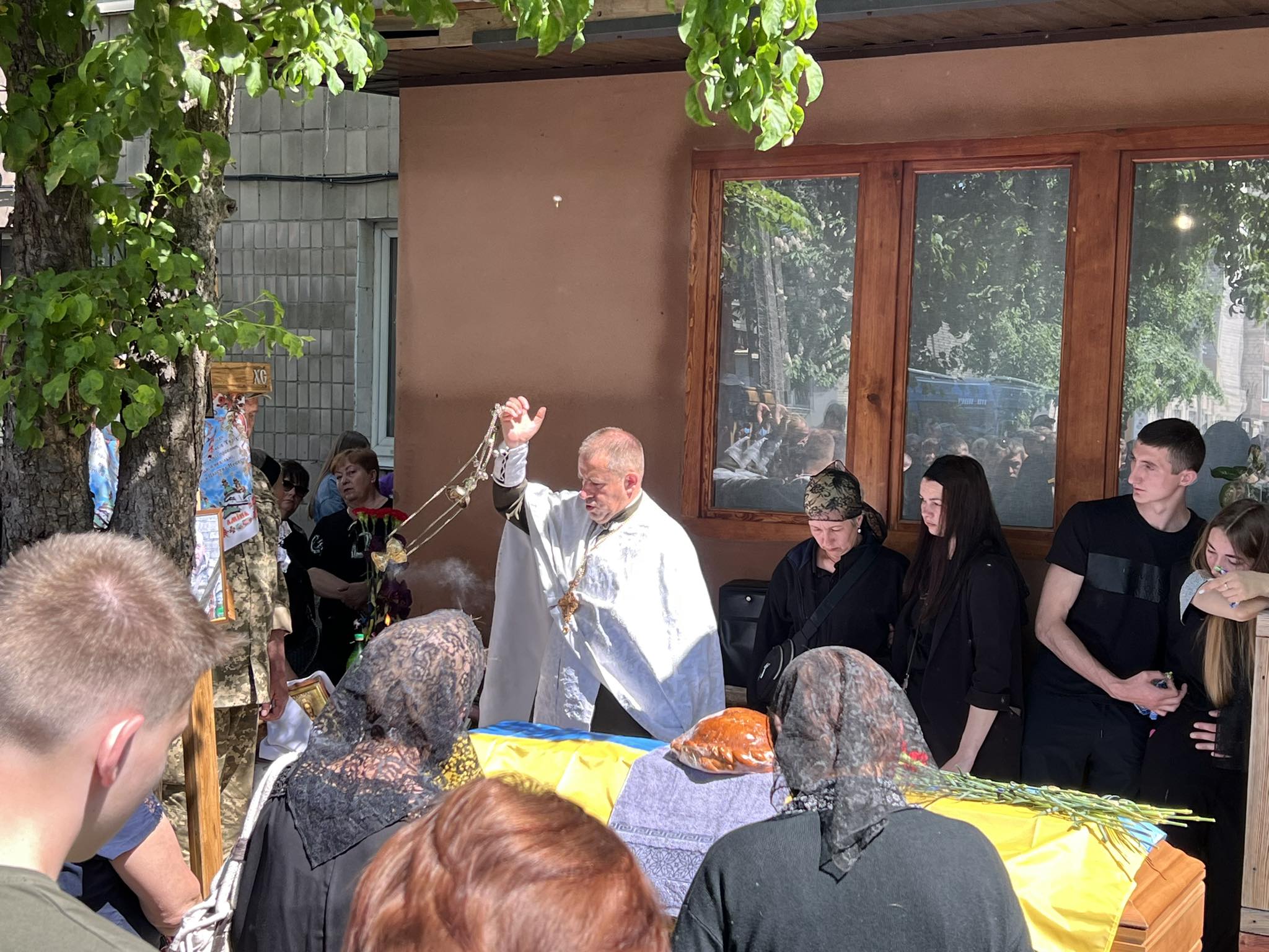 Новини Вінниці - фото з У квітні пішов на фронт і за кілька тижнів загинув. Вінниця попрощалась з Віталієм Медведським