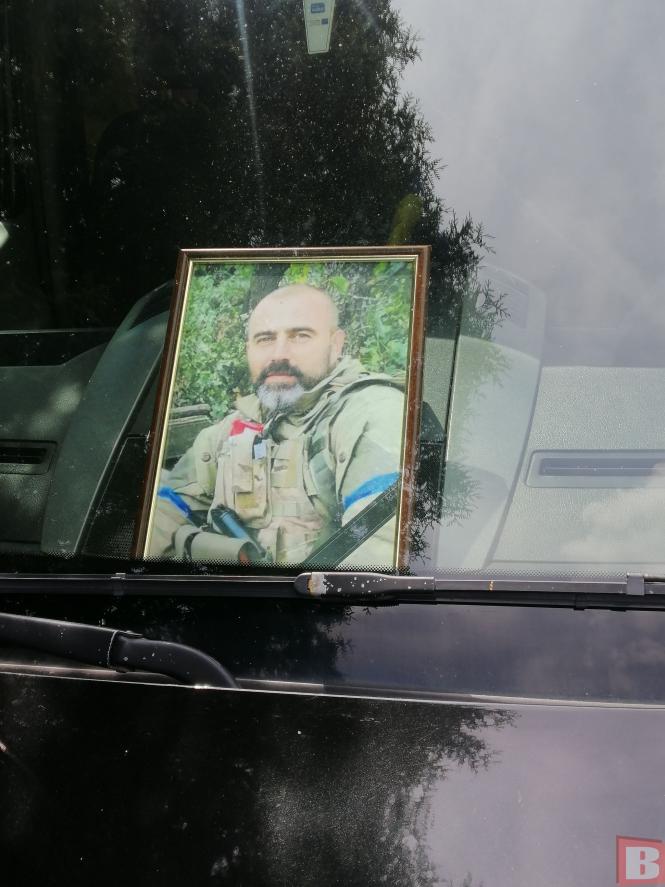 Новини Хмельницького - фото з Загинув на руках у дружини-медика. Хмельницький попрощався з підполковником Сергієм Гулевським