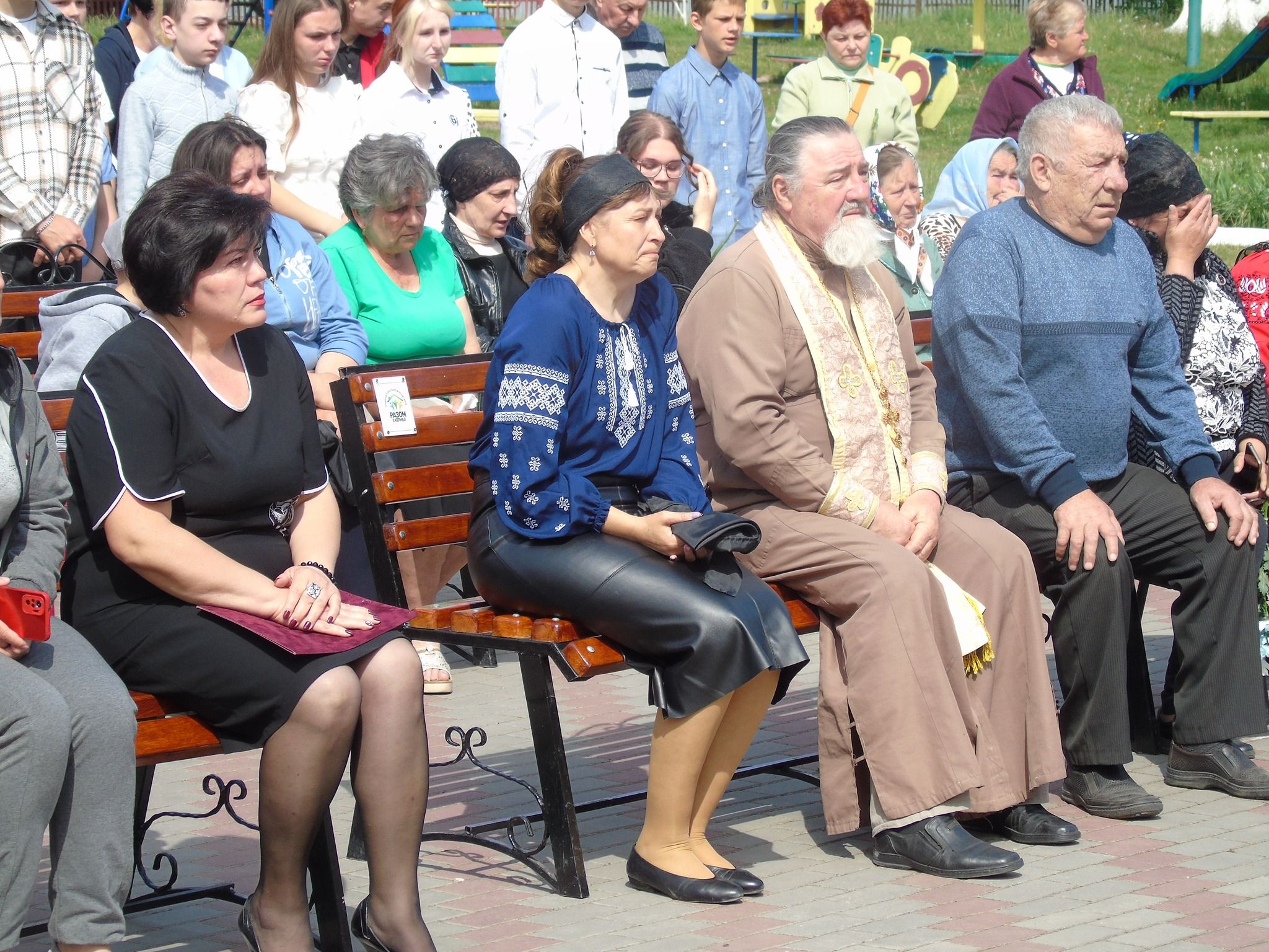 Новини Хмельницького - фото з П’ять меморіальних дошок на фасаді однієї школи: на Шепетівщині вшанували пам’ять загиблих воїнів
