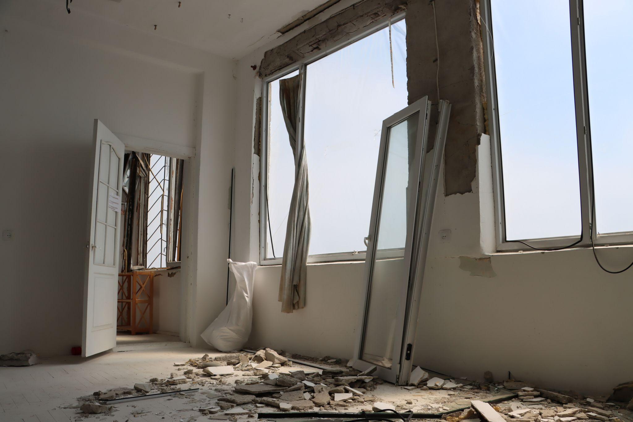 Новини Тернополя - фото з Творить красу на руїнах: як власниця відбудовує понівечену від обстрілу фотостудію і відновлює роботу