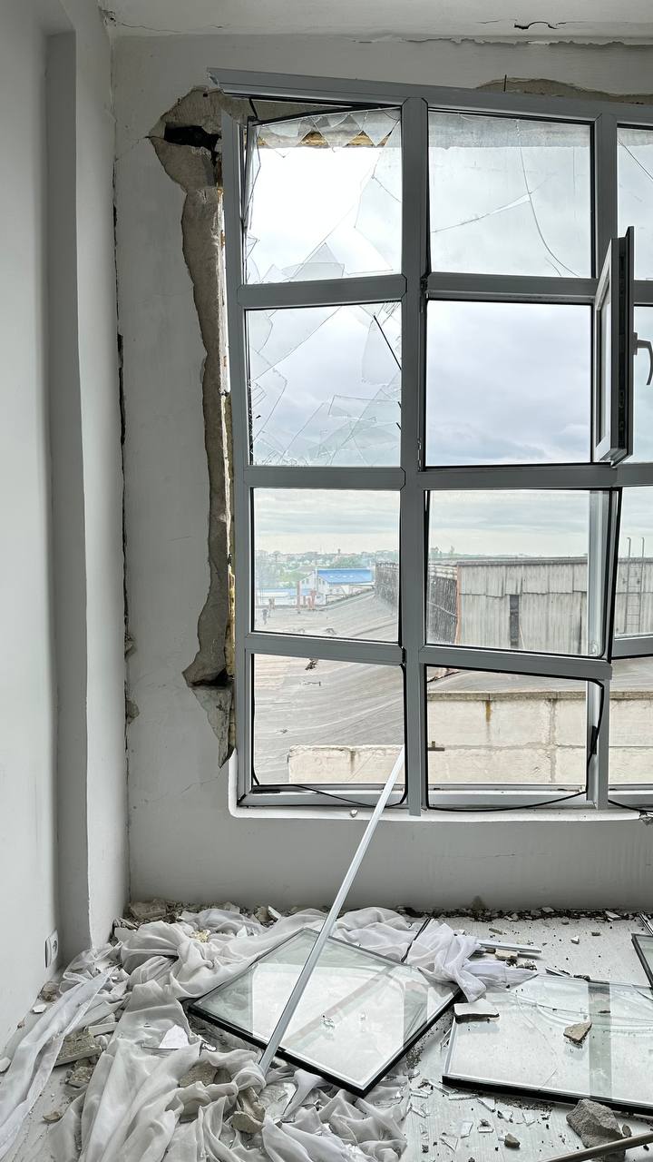 Новини Тернополя - фото з Творить красу на руїнах: як власниця відбудовує понівечену від обстрілу фотостудію і відновлює роботу