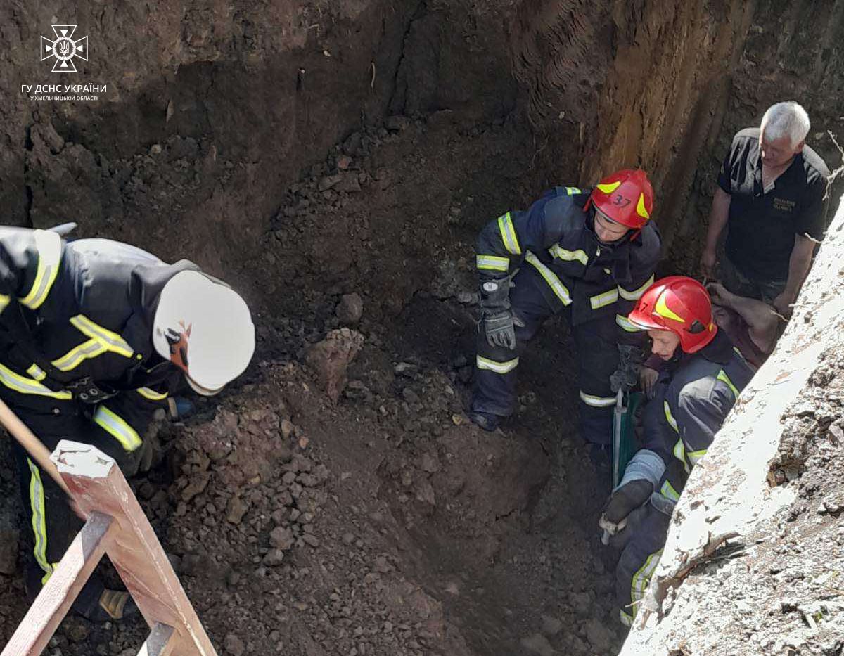 Новини Хмельницького - фото з На Виставці чоловік впав у чотириметрову траншею (ФОТО)