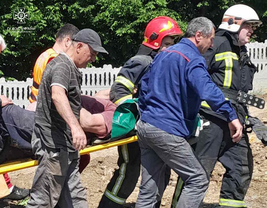 Новини Хмельницького - фото з На Виставці чоловік впав у чотириметрову траншею (ФОТО)