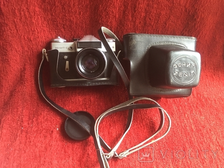 Новини Хмельницького - фото з Борис Джонсон, ложки та ікона: що і за скільки хмельничани продають на аукціонах Фотоаппарат Зенит-Е с объективом Helios-44-2 2/58 в хорошем рабочем состоянии, фото №2