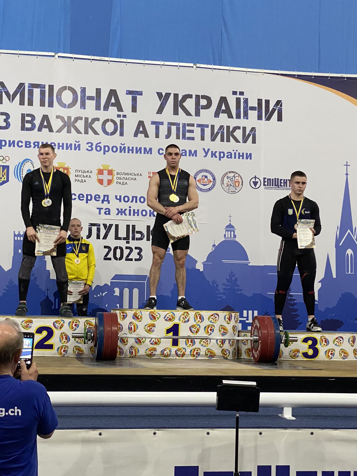 Новини Вінниці - фото з Вінничанин побив три юніорські важкоатлетичні рекорди. Сергій Колесник мріє про Олімпіаду