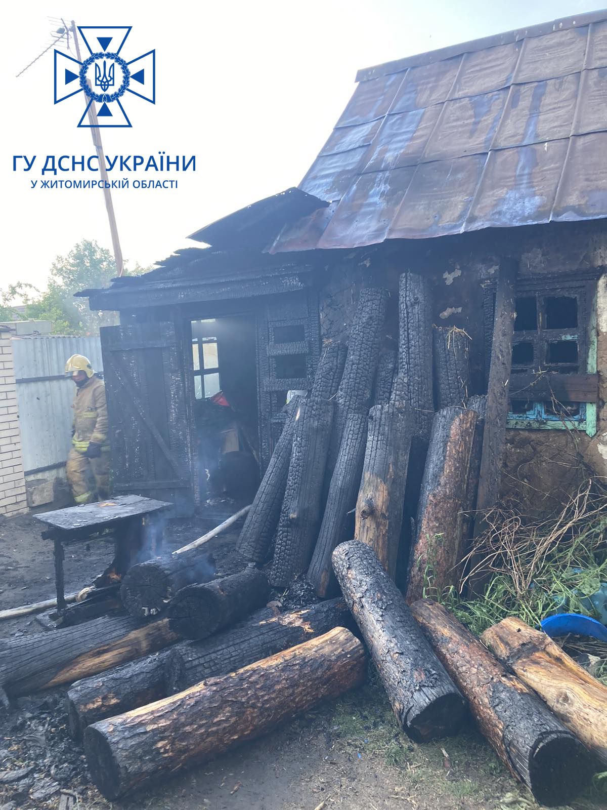 Новини Житомира - фото з У Коростишеві на пожежі чоловік отримав опіки