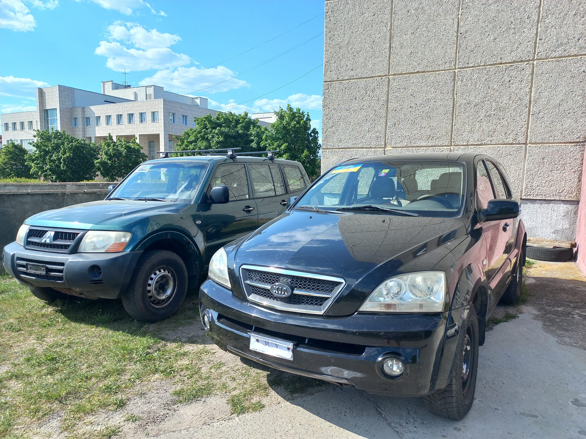 Новини Хмельницького - фото з З Нетішина на передову рушили позашляховики (ФОТО)