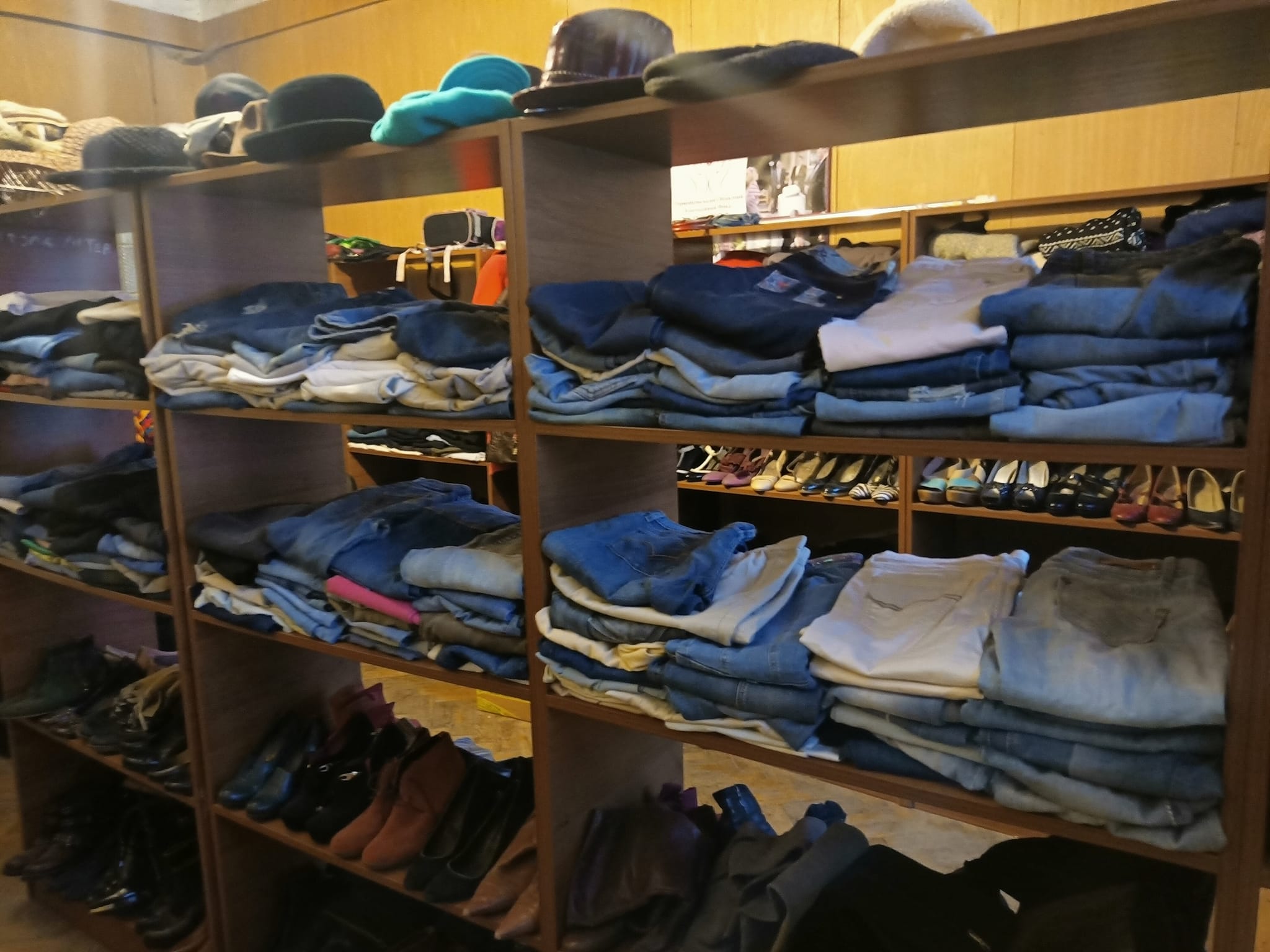 Новини Тернополя - фото з Куди віддати непотрібний одяг у Тернополі: ми зібрали перелік адрес, де його приймають для потребуючих