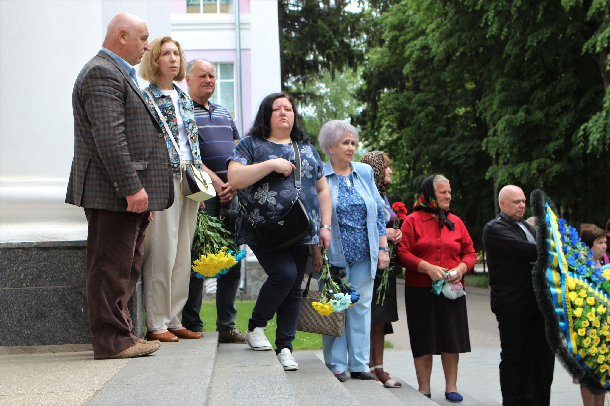 Новини Вінниці - фото з «Він любив життя і він умів жити»: у Вінниці попрощалися з бойовим медиком Володимиром Іпатовим