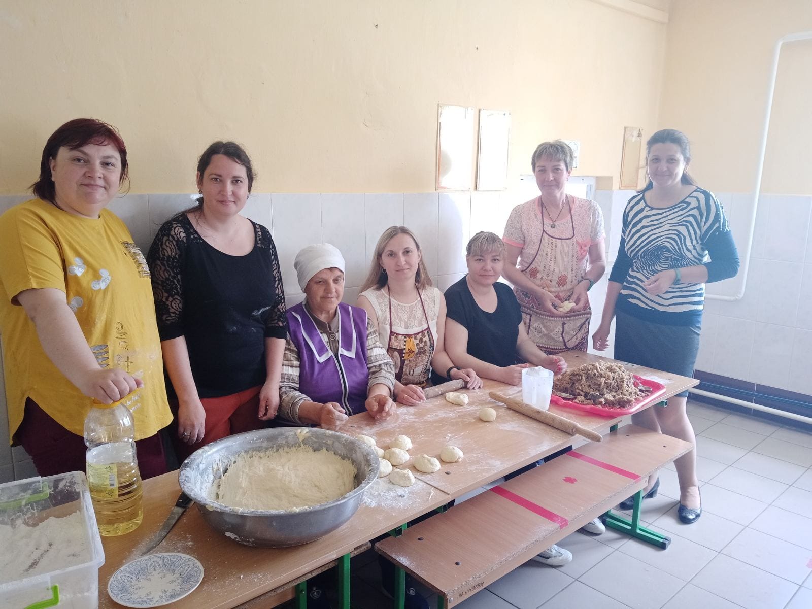 Новини Хмельницького - фото з З Нетішина на передову рушили позашляховики (ФОТО)